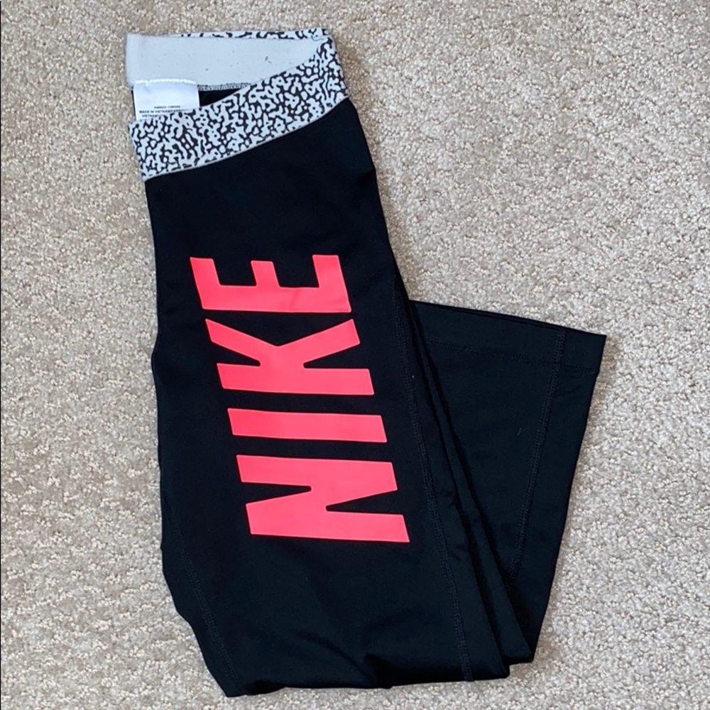 Nike Crops